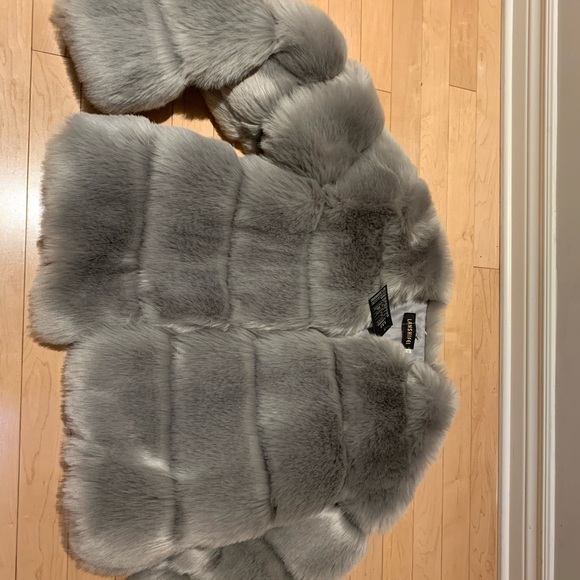 Brand - Simplee Apparel. Colour grey. Size: medium. NEVER WORN. Tag still on. - Picture 2 of 4